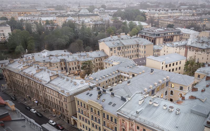 Вид из окна на город